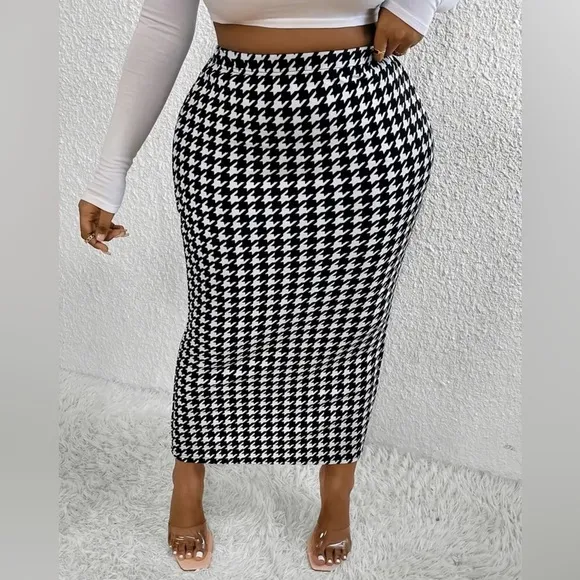 Houndstooth pencil skirt