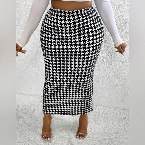 Houndstooth pencil skirt