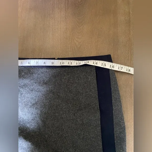 J crew pencil skirt 70% wool size 4