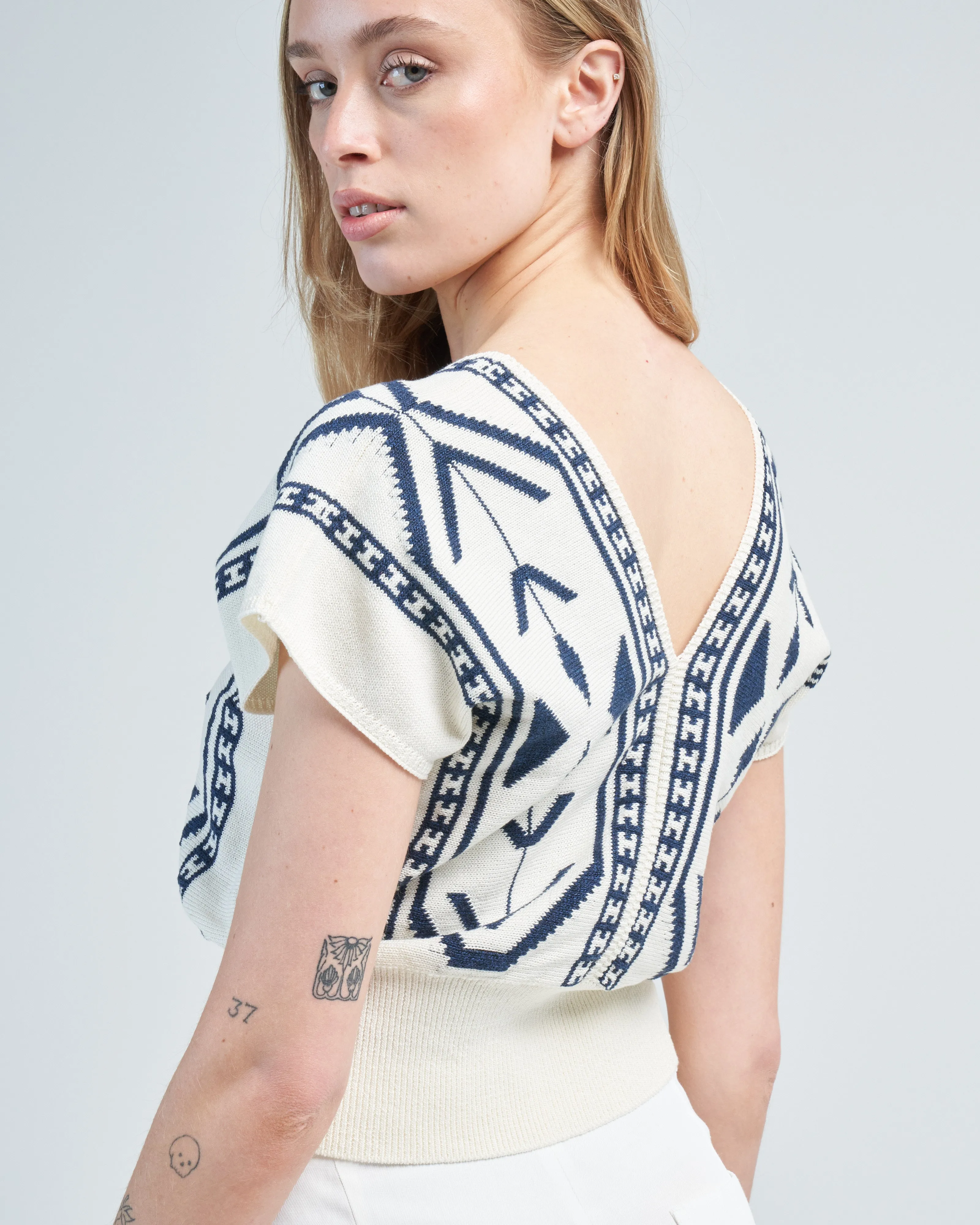 jacquard knit v-neck top