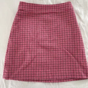 J.Crew Pencil Skirt in Tweed Pink / Maroon / White Size 0 new with tags!