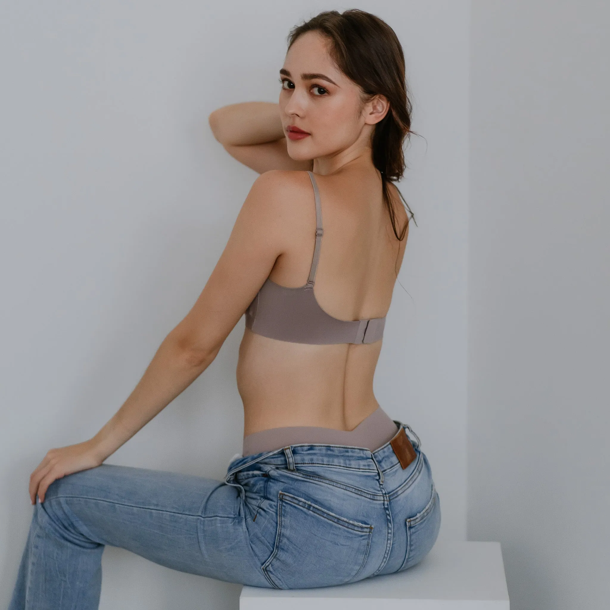 Jell-ee Deep-V U-Back Wireless Bra in Desert Sand (Signature Edition)