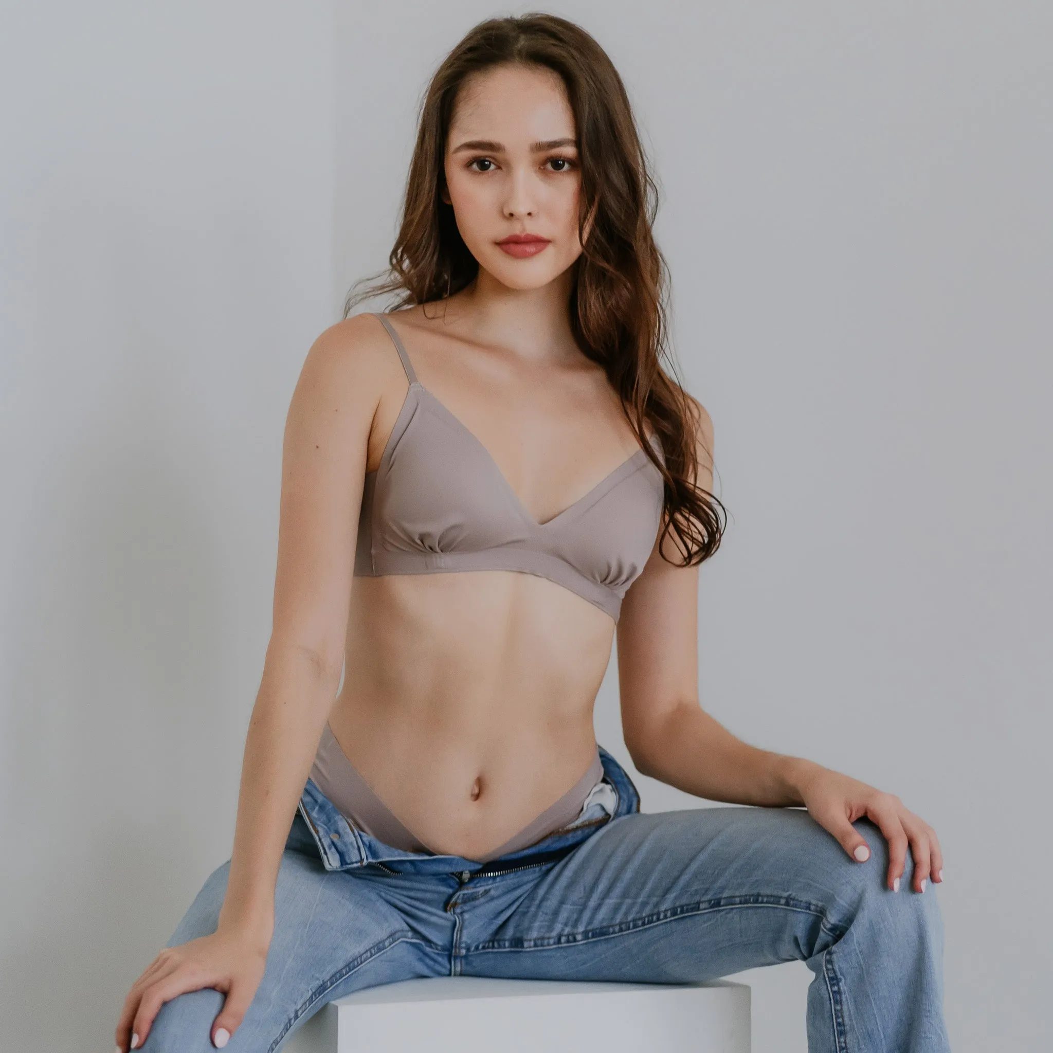 Jell-ee Deep-V U-Back Wireless Bra in Desert Sand (Signature Edition)