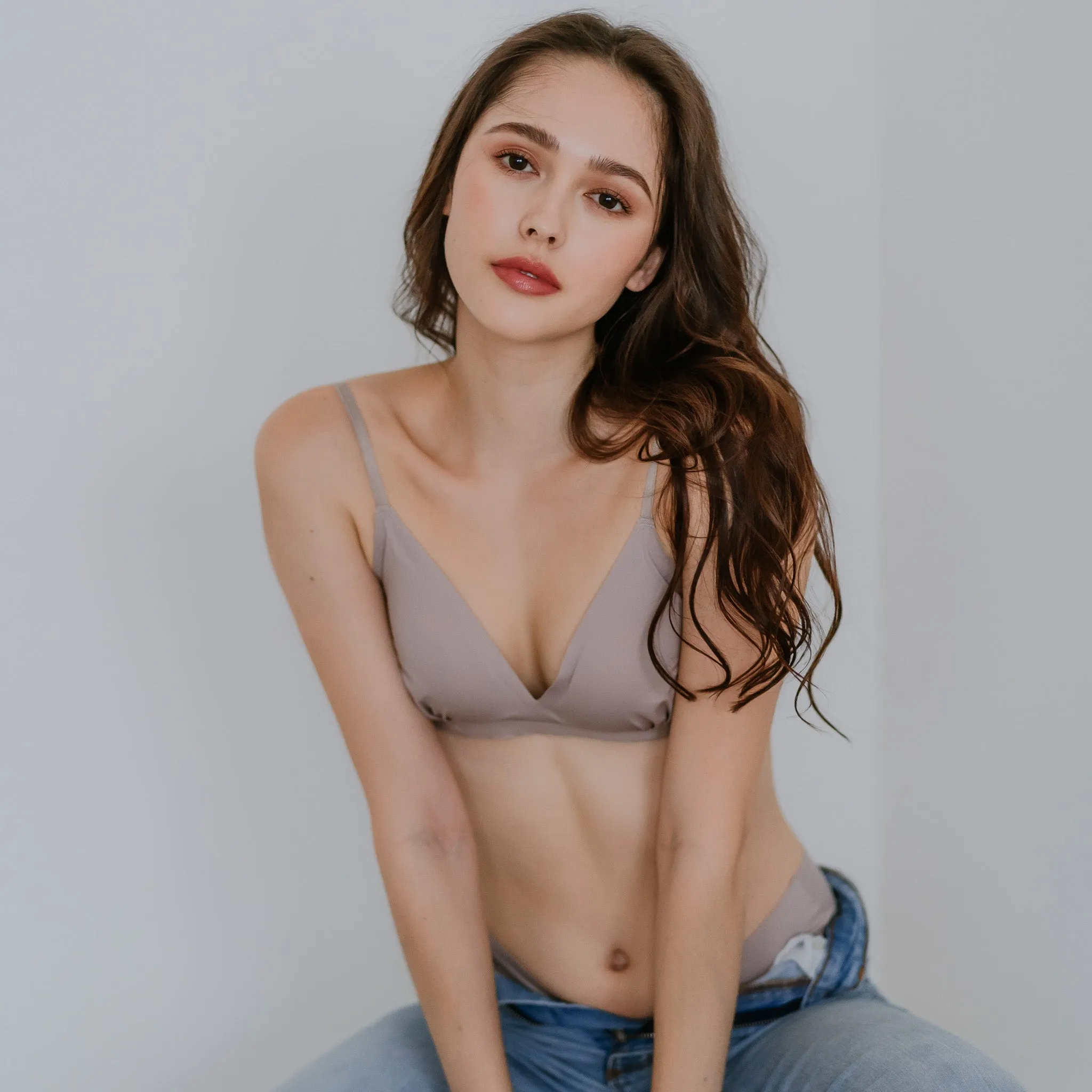 Jell-ee Deep-V U-Back Wireless Bra in Desert Sand (Signature Edition)