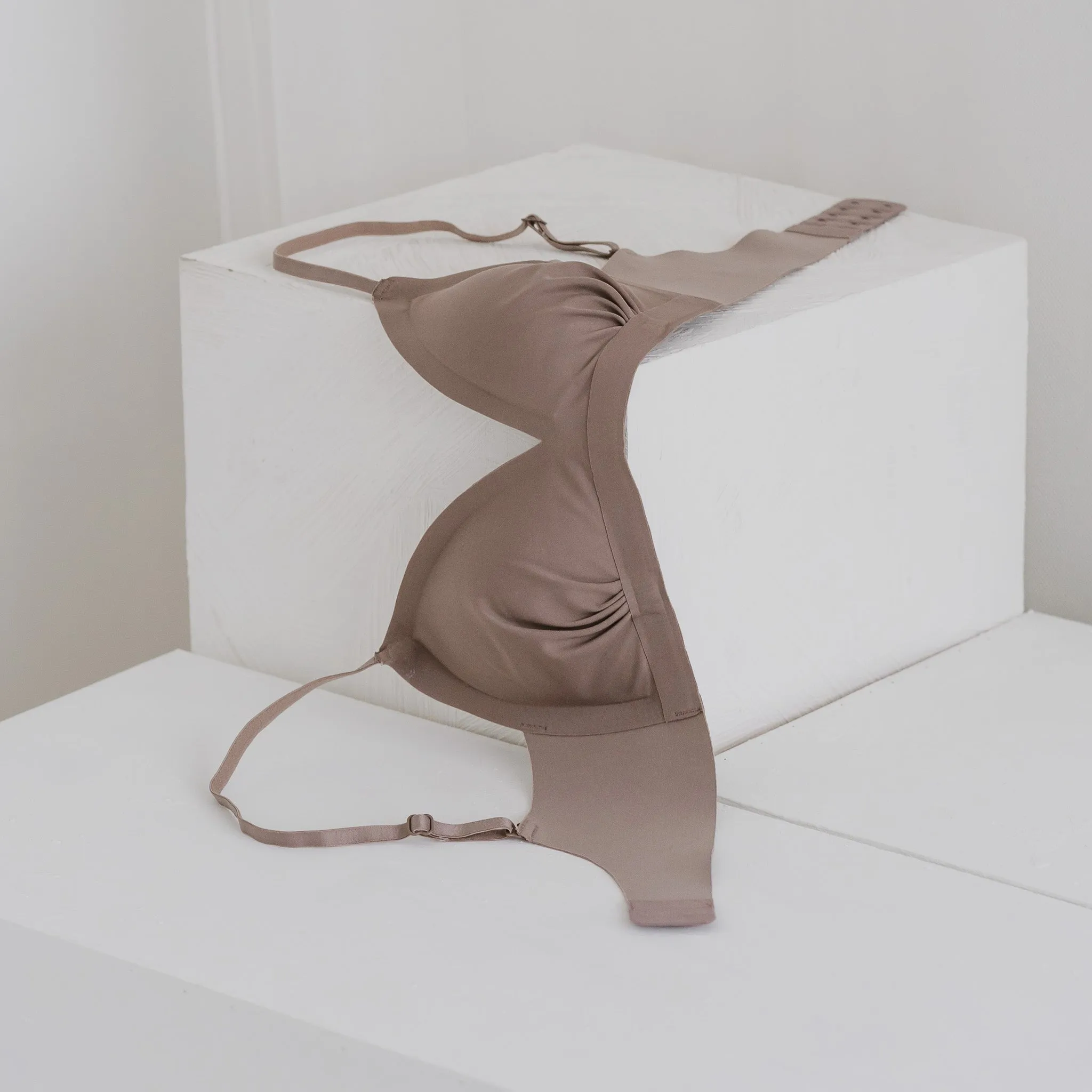 Jell-ee Deep-V U-Back Wireless Bra in Desert Sand (Signature Edition)