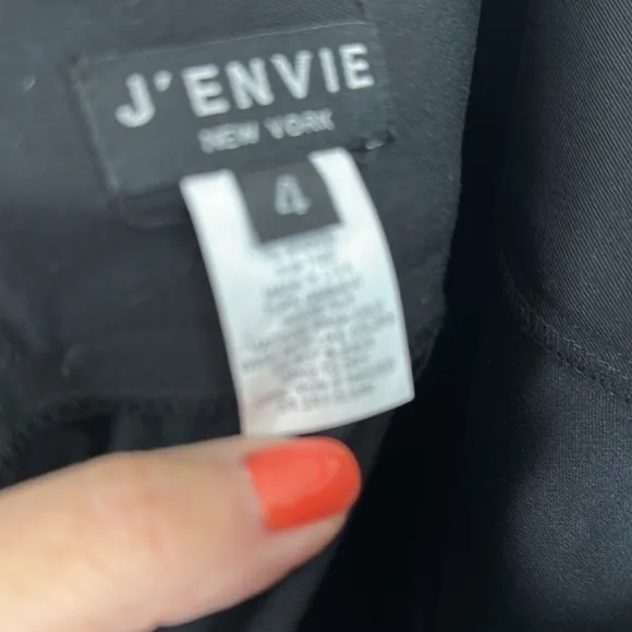 J’ENVIE NEW YORK. Black Pencil Skirt with white 18”zipper down front size 4