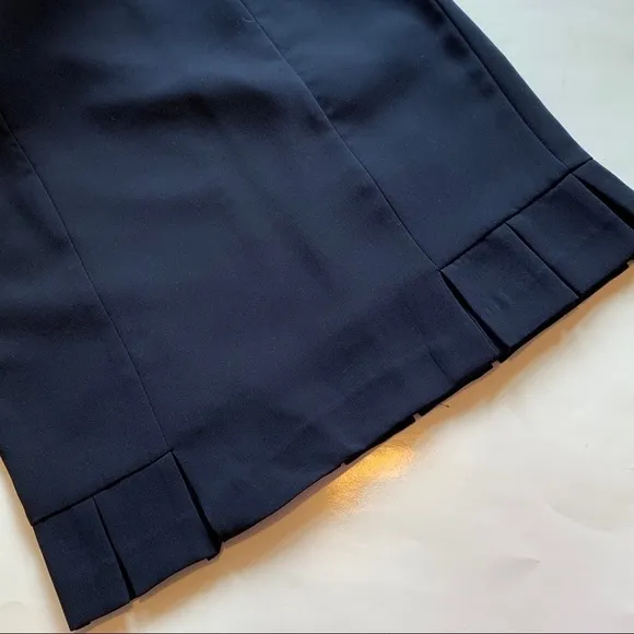JONES STUDIO navy blue tailored pencil skirt box pleat hem neutral classic