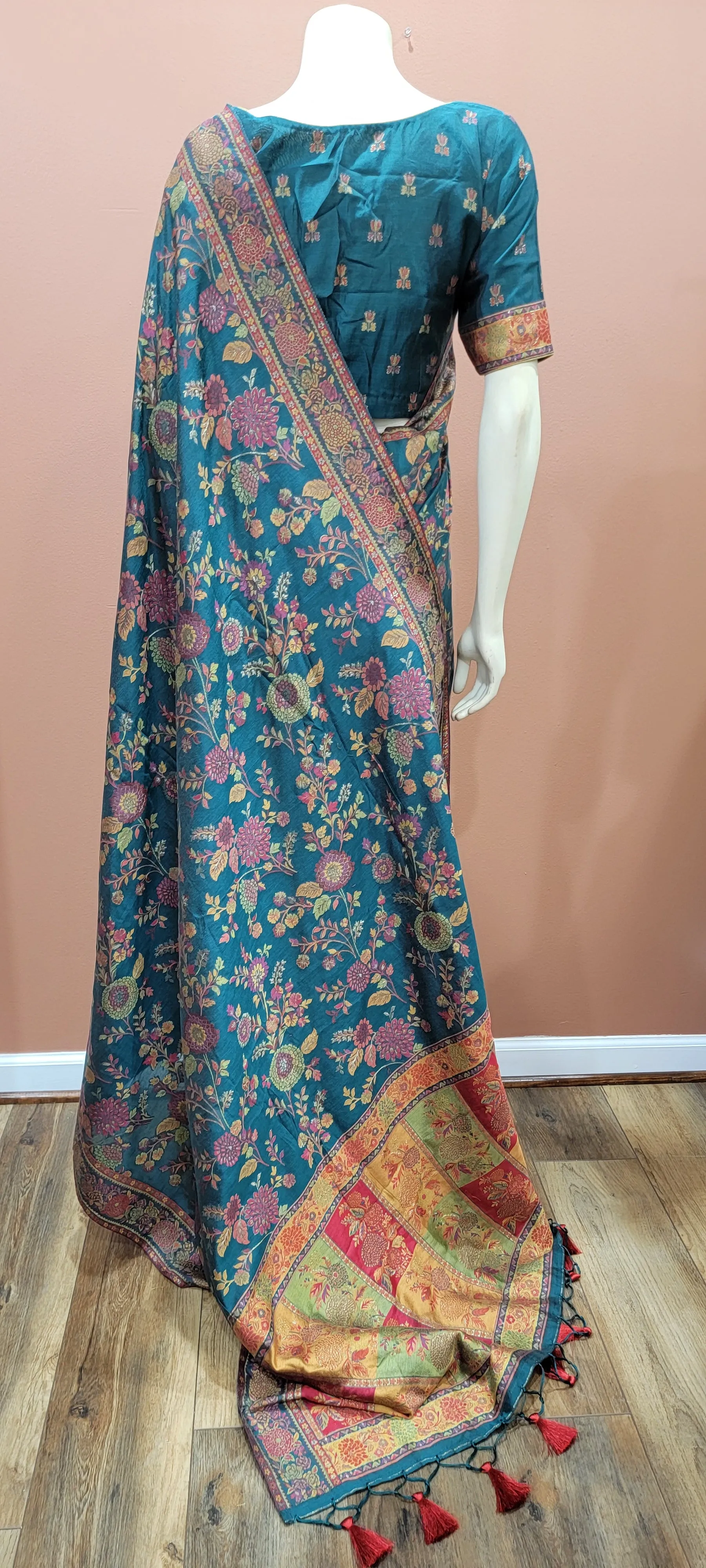 Kani Silk Saree W/ Blouse in Dark Cyan