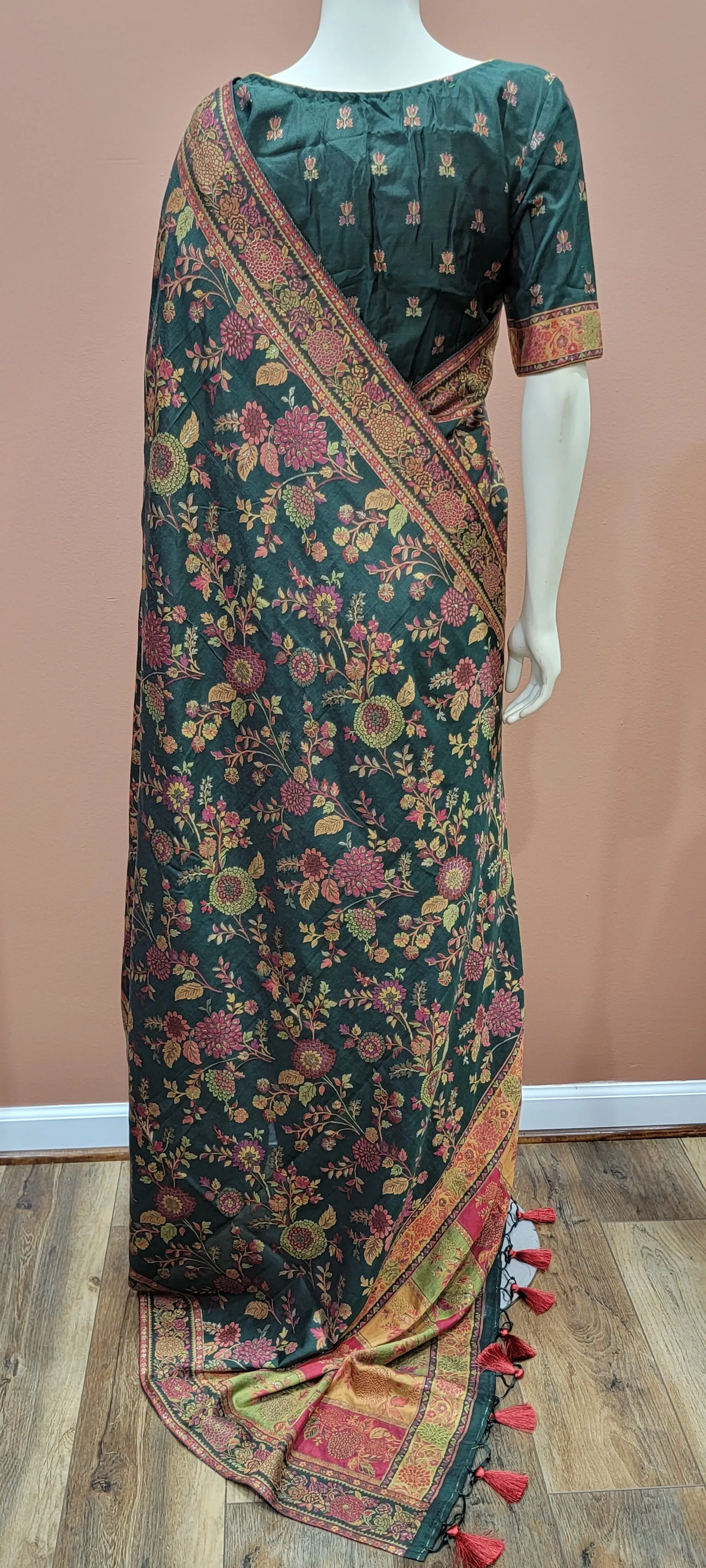 Kani Silk Saree W/ Blouse in Green