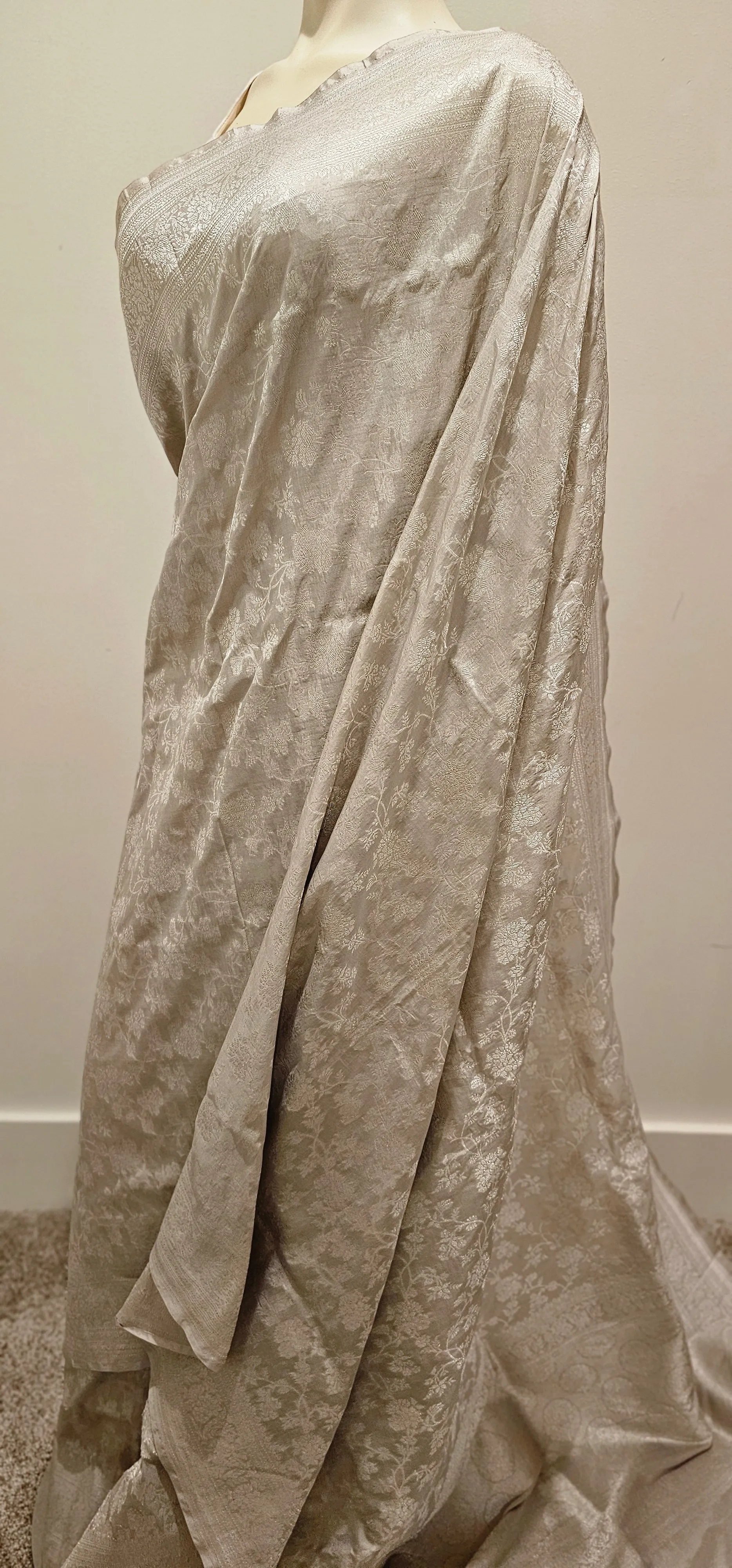 Katan Banaras Silver Zari Saree in Silver W/Blouse.