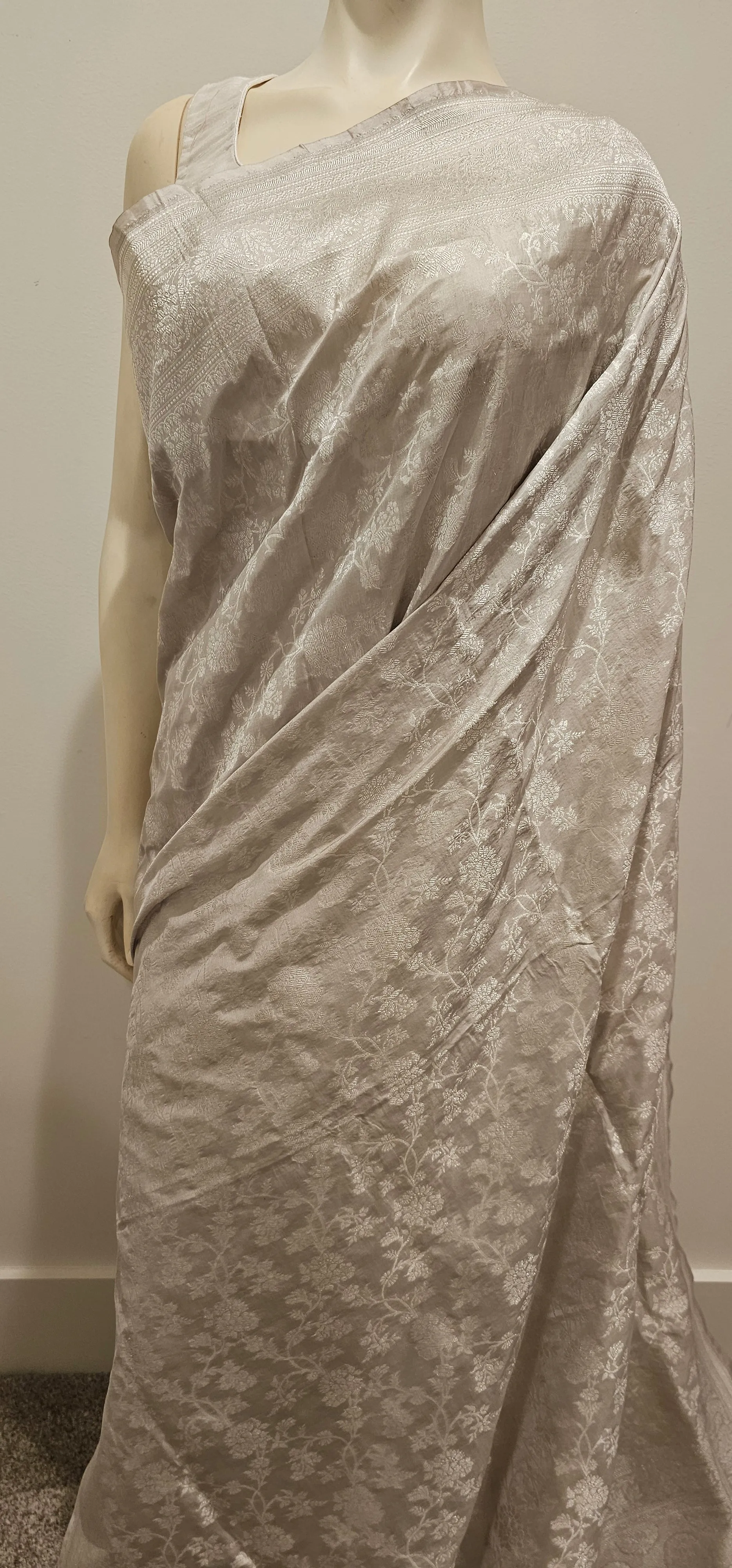 Katan Banaras Silver Zari Saree in Silver W/Blouse.