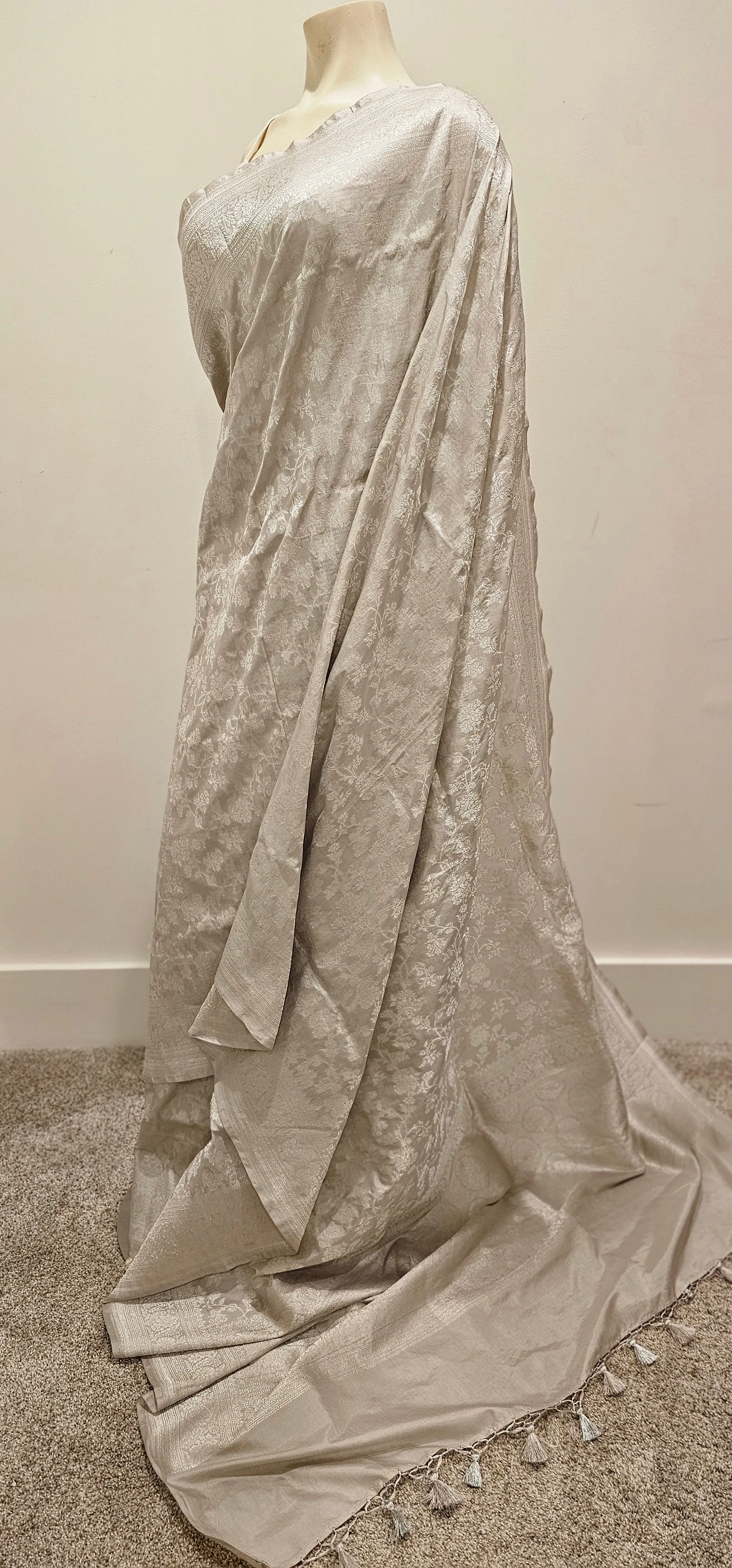 Katan Banaras Silver Zari Saree in Silver W/Blouse.