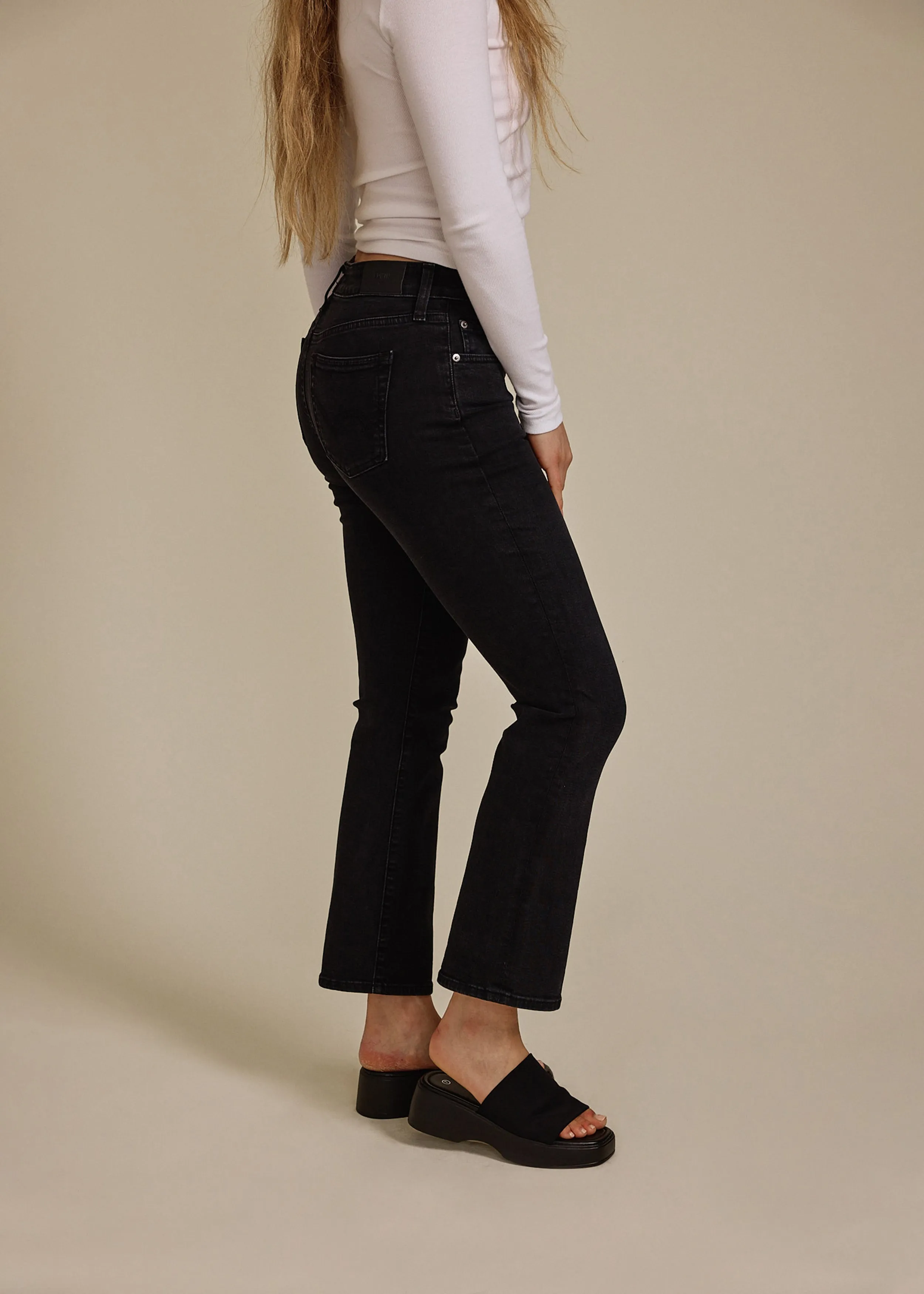 Lark Ankle Bootcut || Onyx