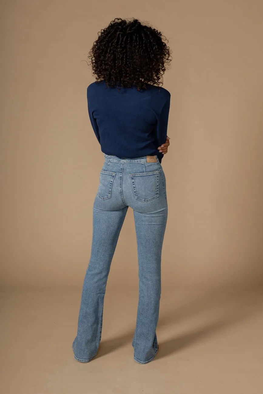 Lark Bootcut Pull On Pant || Boulevard