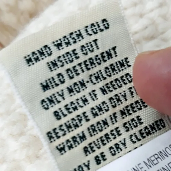 L.L.Bean Merino Wool Cable Knit Cream Turtleneck Sweater Size Large Regular
