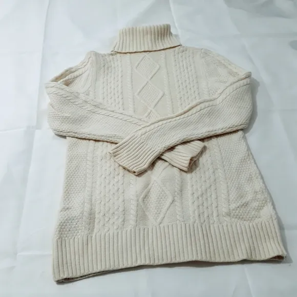 L.L.Bean Merino Wool Cable Knit Cream Turtleneck Sweater Size Large Regular