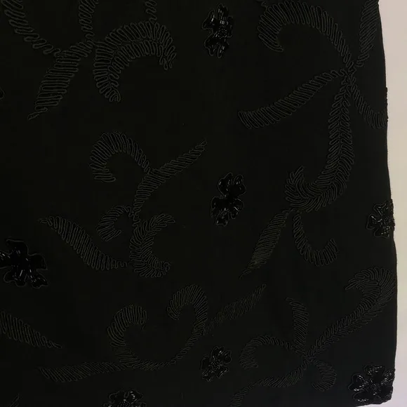 Lulu Bravo sz 8 black beaded and embroidered 100% wool pencil skirt skirt