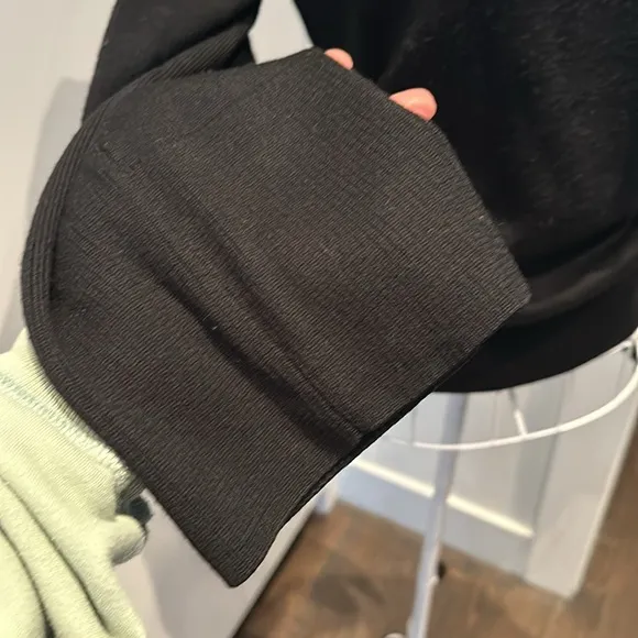 Lululemon sweater barely worn perfect condition size 4