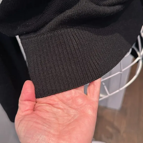 Lululemon sweater barely worn perfect condition size 4