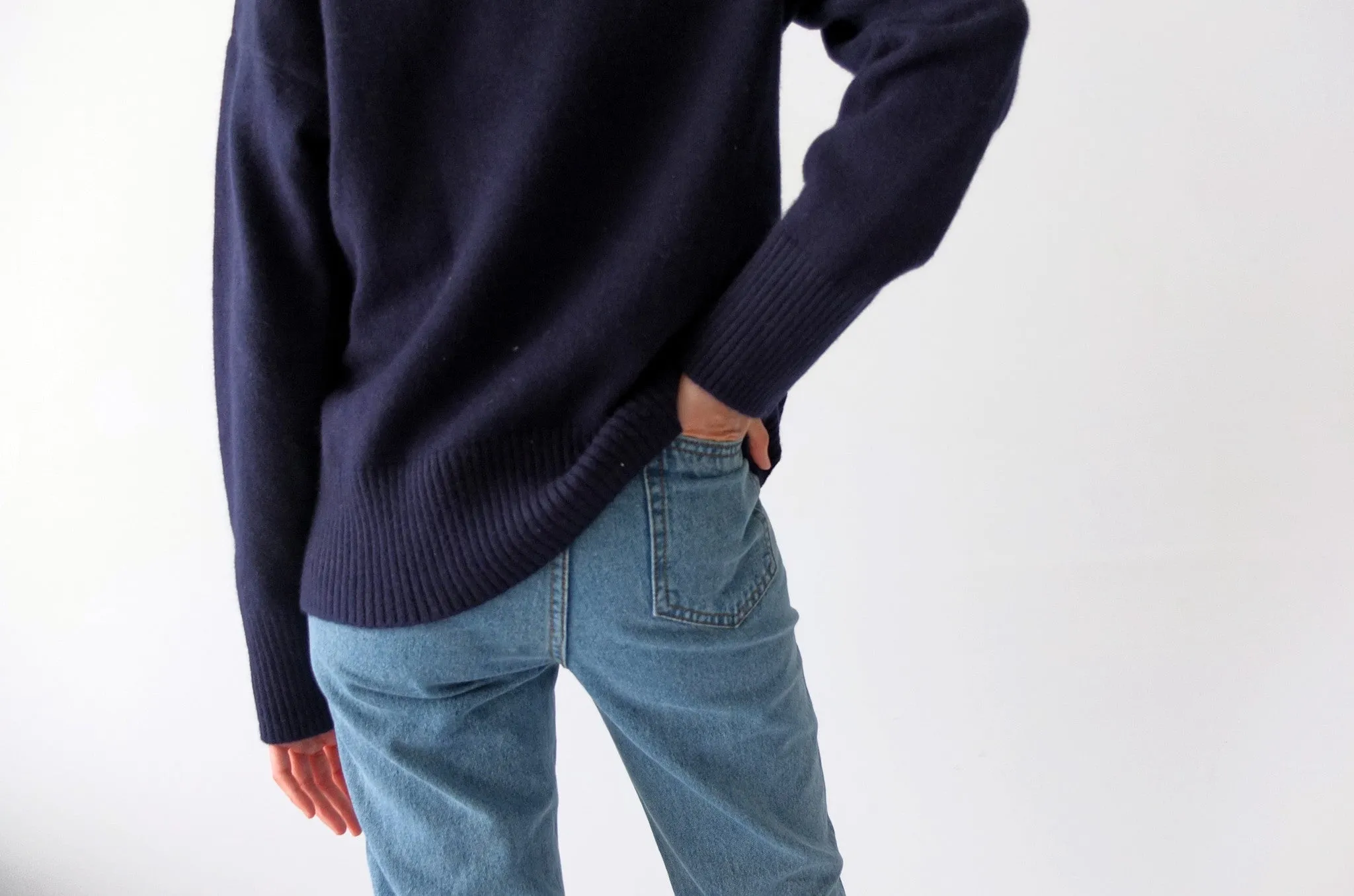 LYNN SWEATER ｛right｝