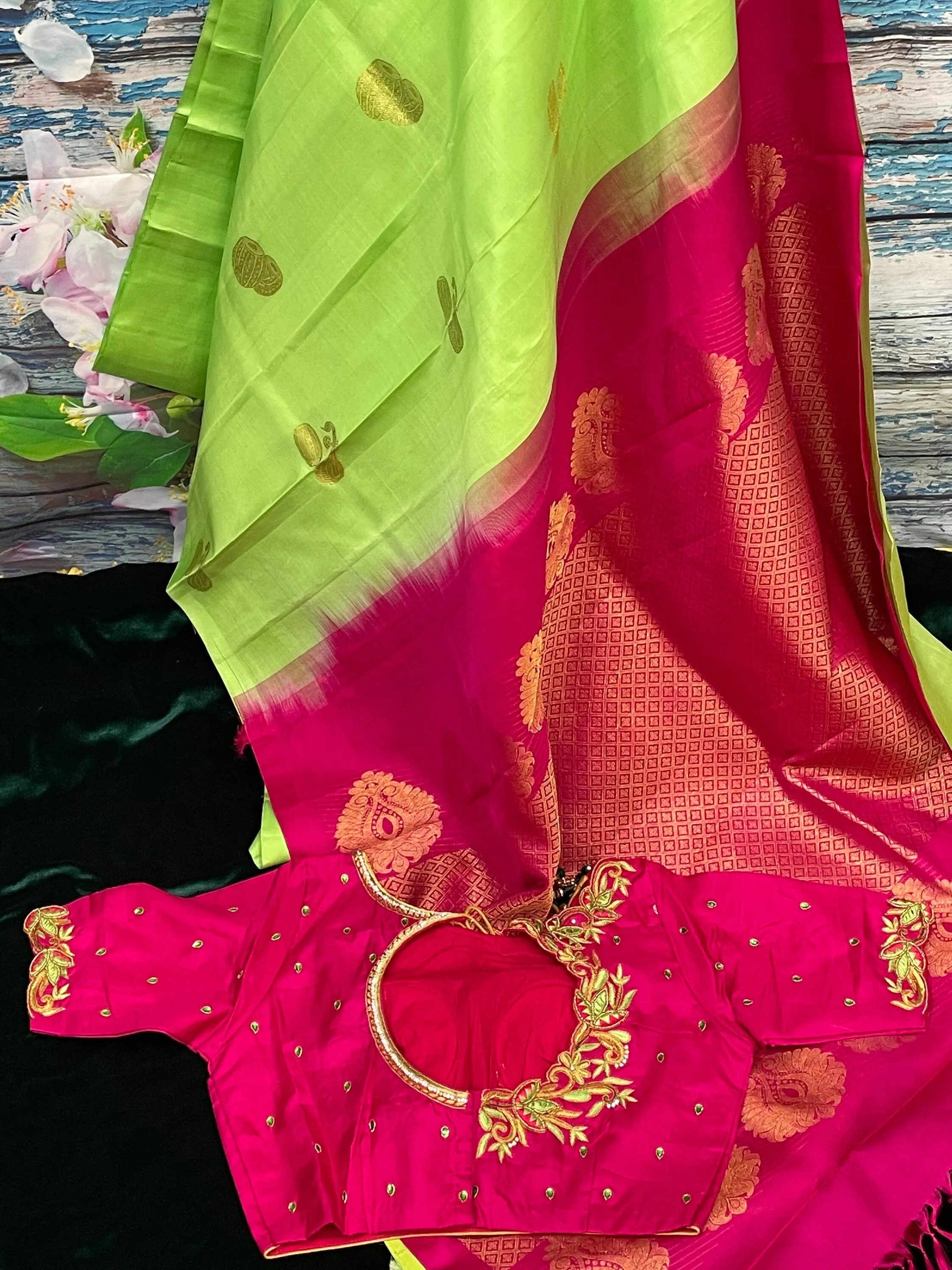 Lyte weight Pattu Sarees online,South Indian Sarees,Pure Silk Sarees,Kanjivaram Saree,kanchi pattu saree,Zari saree,Pastel saree - NIHIRA