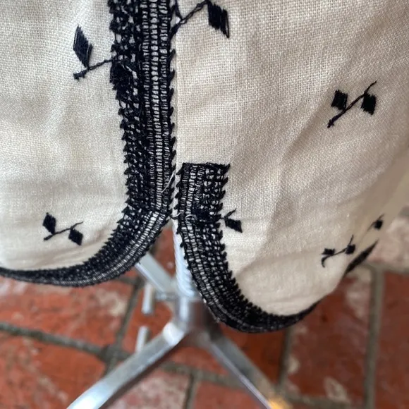 Madewell cream color with black embroidery beautiful shift dress