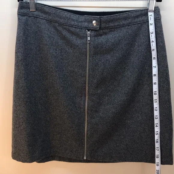 Madewell Gray Wool Mini Skirt with Full Length Front Zipper Size 12