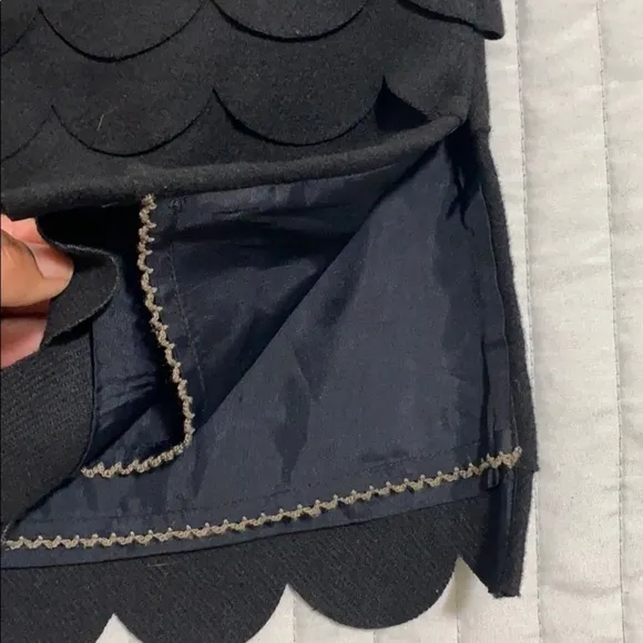 MAEVE ANTHRO Layered scallop black skirt size 6