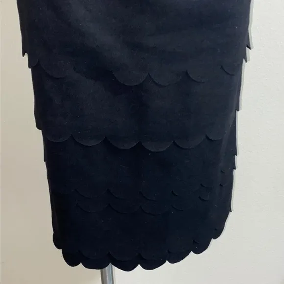 MAEVE ANTHRO Layered scallop black skirt size 6