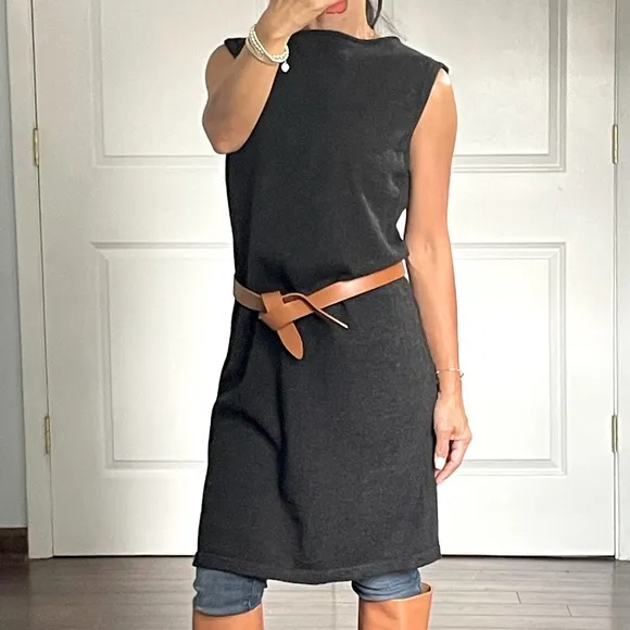 Mazzonetto 100% Wool Charcoal Gray Sleeveless Shift Mini Dress.