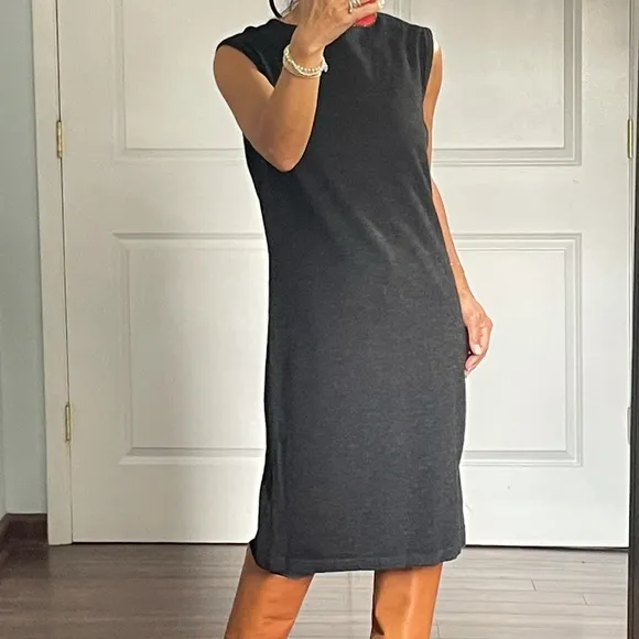 Mazzonetto 100% Wool Charcoal Gray Sleeveless Shift Mini Dress.