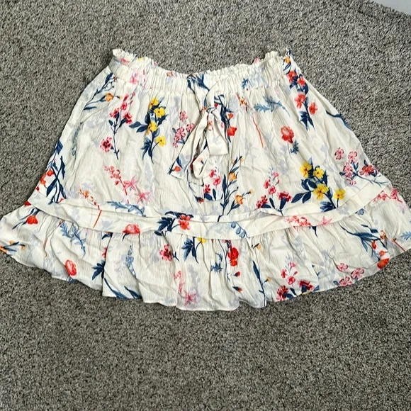 Miss me beige ivory floral mini skirt size large