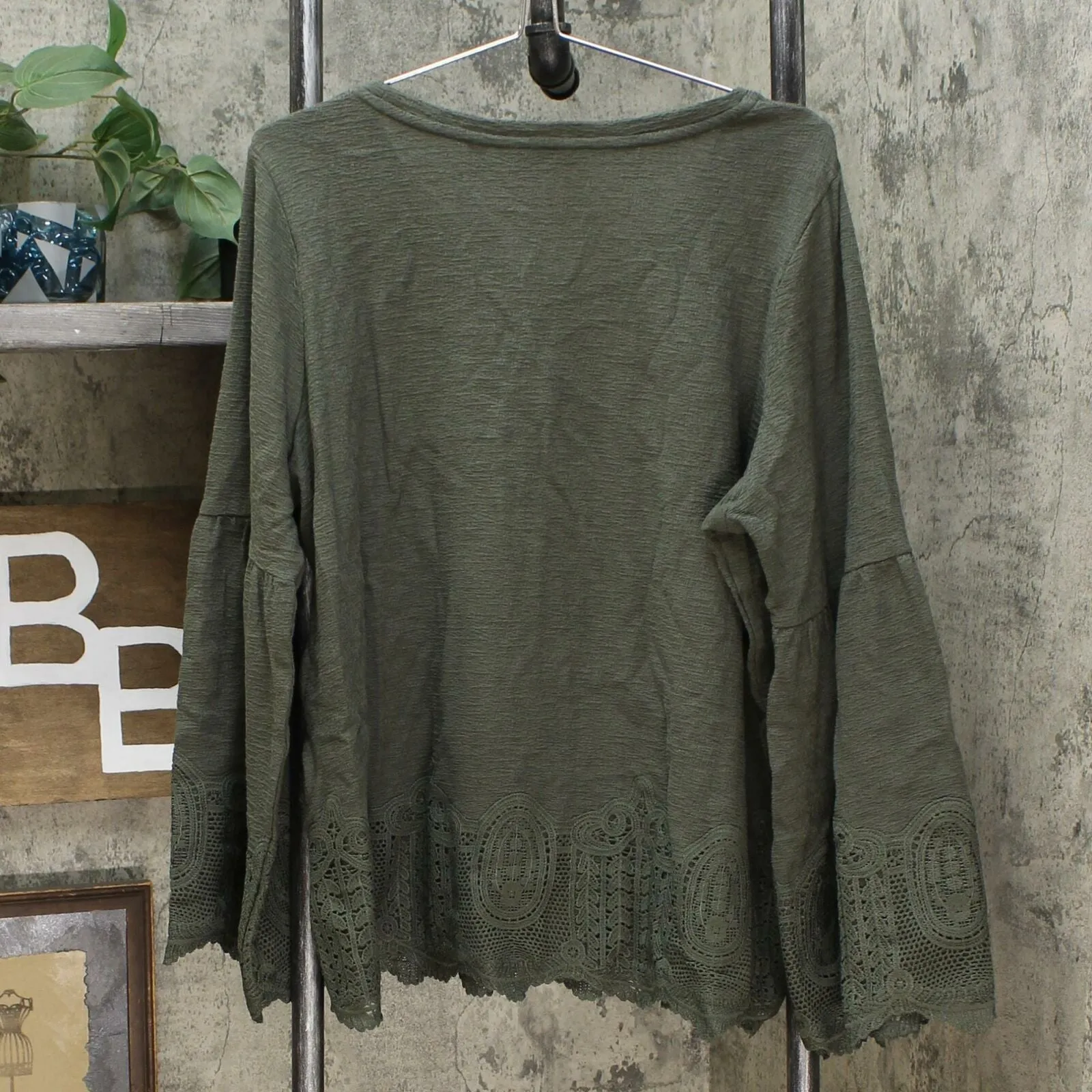 MOTTO Women's Plus Size Crochet Lace Bell Sleeve Top