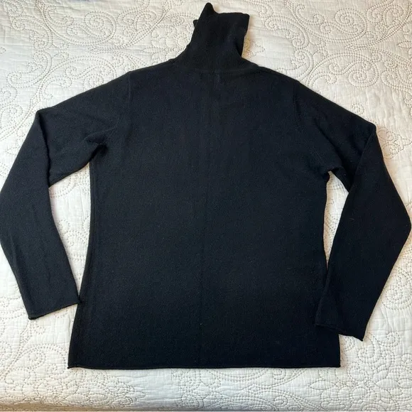 Neiman Marcus cashmere black turtleneck sweater