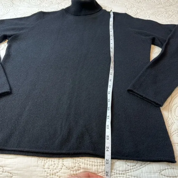Neiman Marcus cashmere black turtleneck sweater