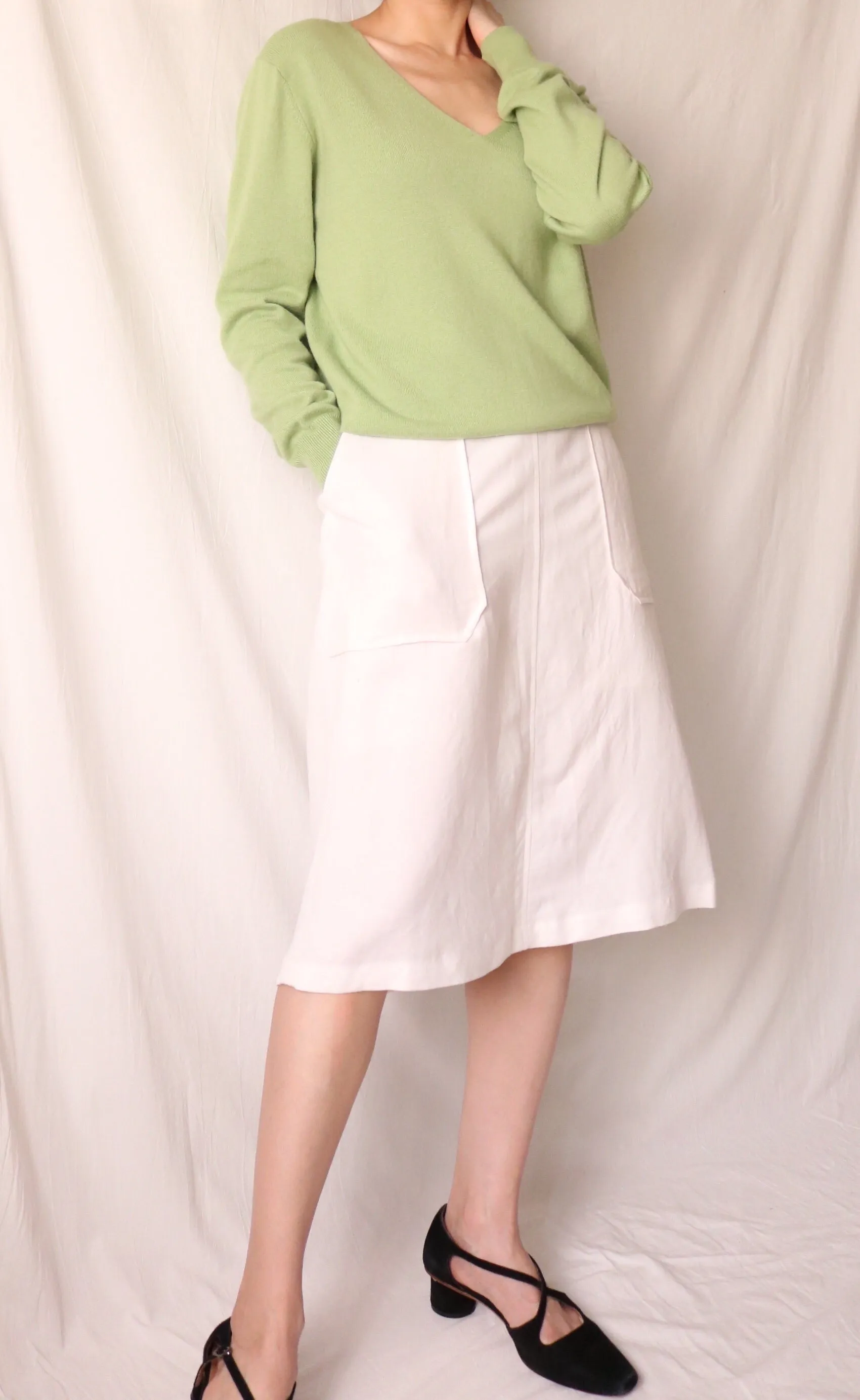 Nov Sweater  (More colours available)