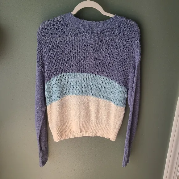 NWT 525 Popcorn V-Neck Pullover