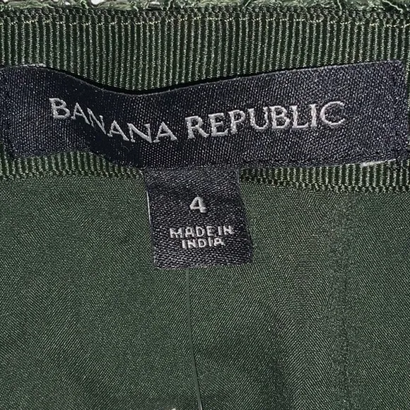 NWT Banana Republic Olive Green Lace Pencil Skirt - Size 4