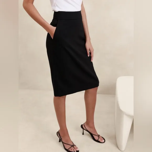NWT Banana Republic Siena Wool Black Pencil Skirt Size 4P