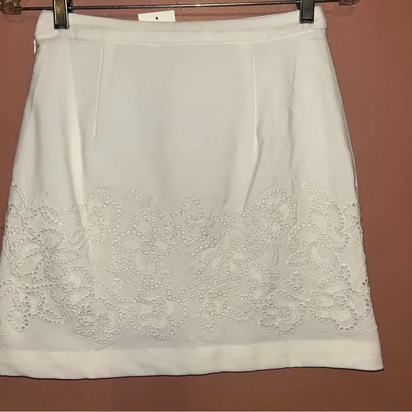 NWT Club Monaco Women's Embroidered Eyelet Mini Skirt Sz 0- As Is