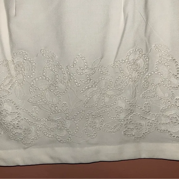 NWT Club Monaco Women's Embroidered Eyelet Mini Skirt Sz 0- As Is
