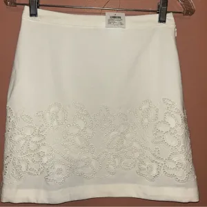 NWT Club Monaco Women's Embroidered Eyelet Mini Skirt Sz 0- As Is