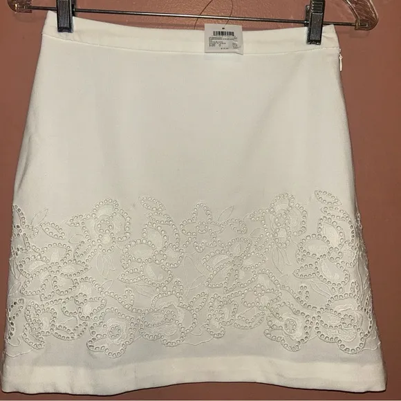 NWT Club Monaco Women's Embroidered Eyelet Mini Skirt Sz 0- As Is