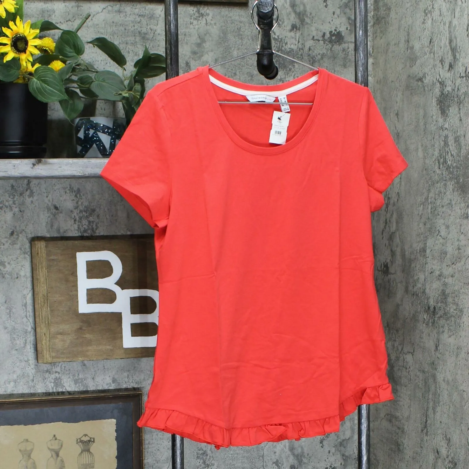 NWT Isaac Mizrahi Live! Scoop Neck Curved Ruffle Hem Knit Top. A378050-Reg M