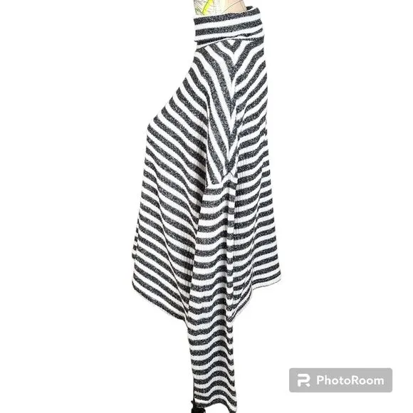 NWT Sanctuary Size Medium White Silver Stripe Relaxed-Fit Turtleneck Sweater