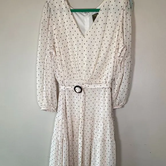 NWT Taylor V-Neck Belt Waisted Printed Fit and Flare Midi Dress
