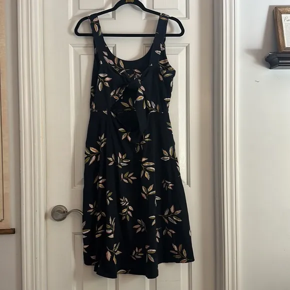Pact Organic Fit and Flare Shorty Midi Dress Golden Hour Leaves Size Medium