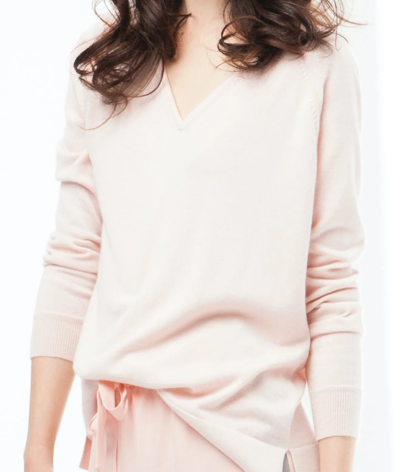 SILK & CASHMERE V-NECK PULLOVER - BLUSH