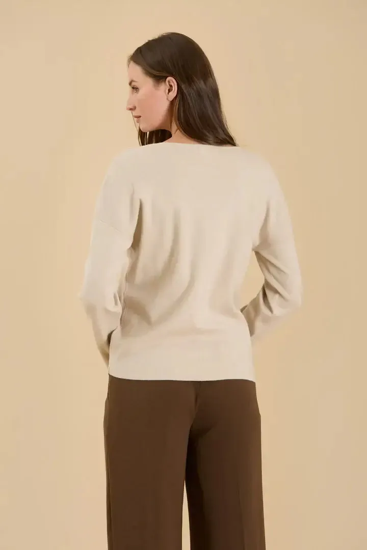 SOLID V NECK FRONT SEAM KNIT SWEATER