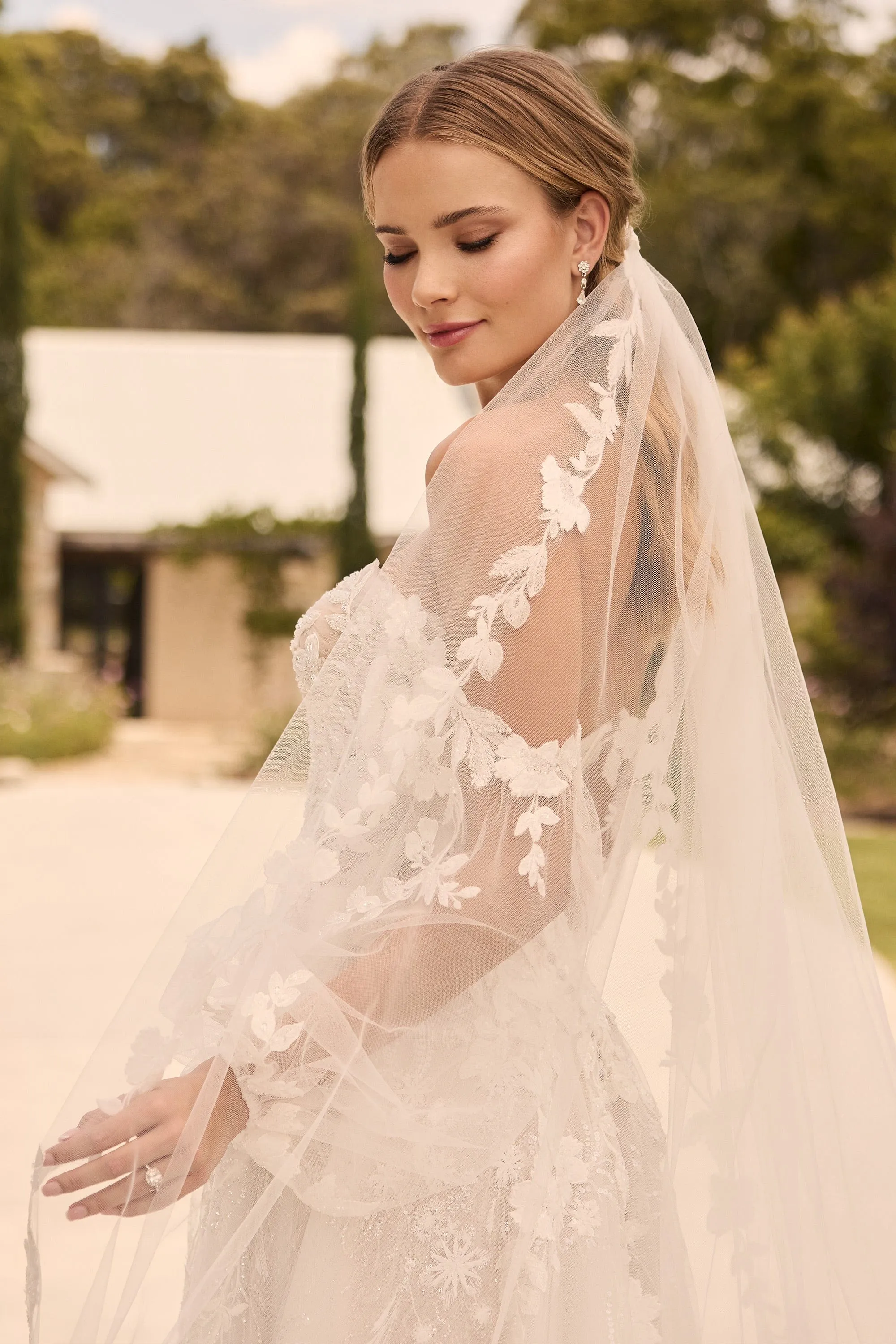 Sophia Tolli: ST640VEIL
